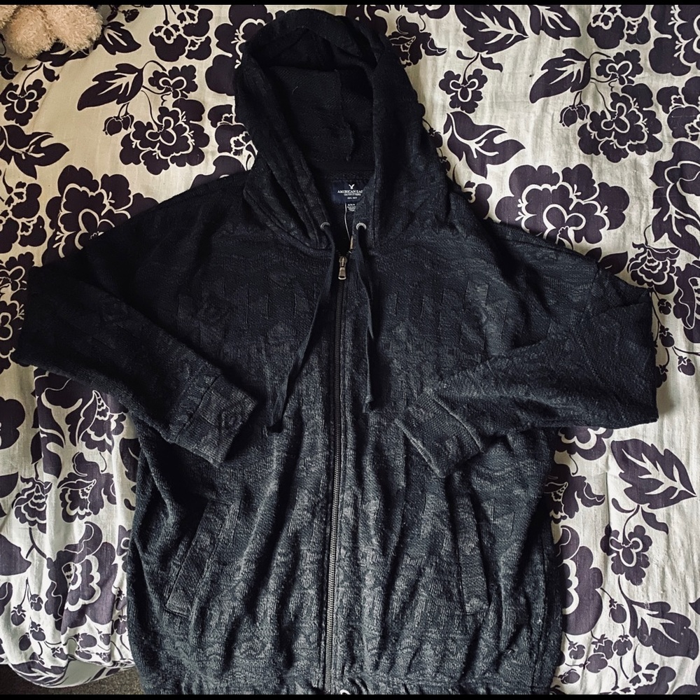 *NWT* AE size medium full zip Aztec print hoodie